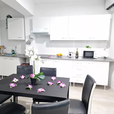 301, 2 Bedrooms, Near Playa De Americas & Free Wifi Nyaraló Playa de las Américas
