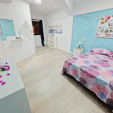 Tatil Evi 301, 2 Bedrooms, Near Playa De Americas & Free Wifi