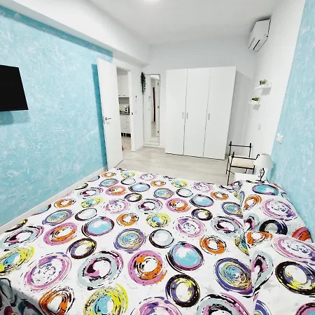 301, 2 Bedrooms, Near Playa De Americas & Free Wifi Nyaraló