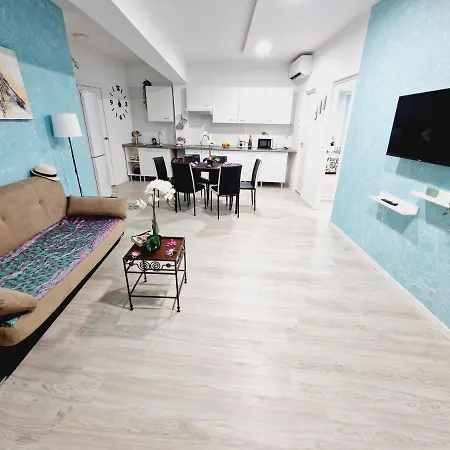 301, 2 Bedrooms, Near Playa De Americas & Free Wifi *