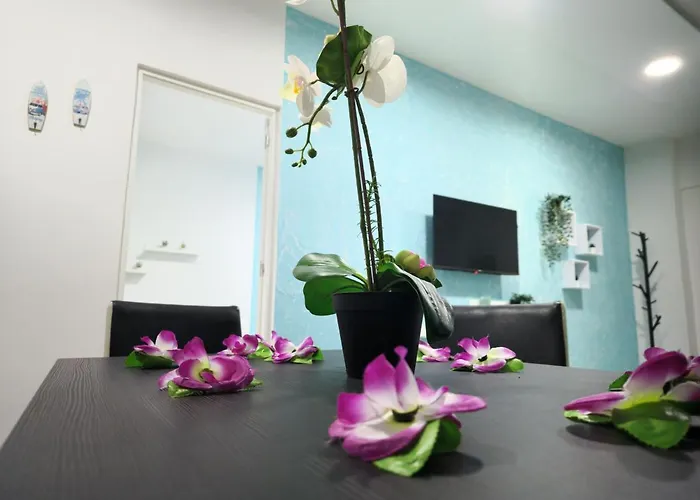 301, 2 Bedrooms, Near Playa De Americas & Free Wifi Tatil Evi