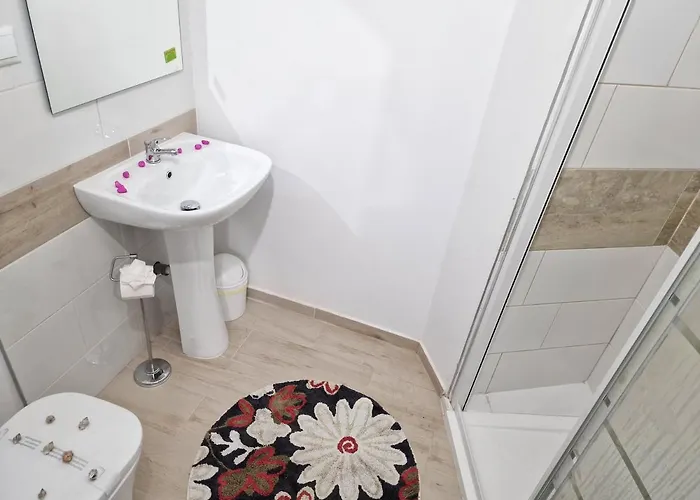 Nyaraló 301, 2 Bedrooms, Near Playa De Americas & Free Wifi *