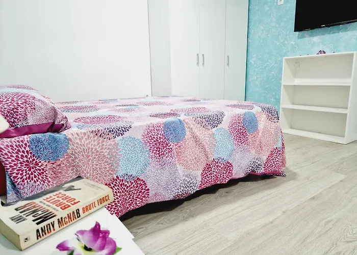 301, 2 Bedrooms, Near Playa De Americas & Free Wifi Nyaraló