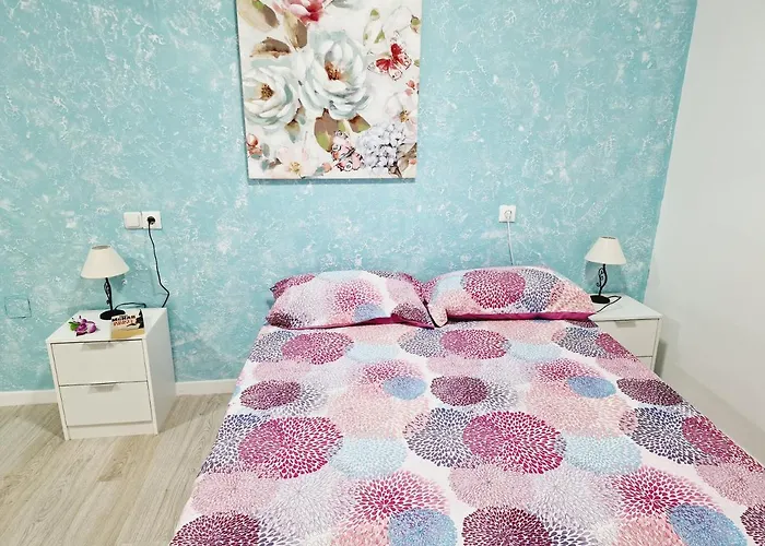 301, 2 Bedrooms, Near Playa De Americas & Free Wifi Tatil Evi