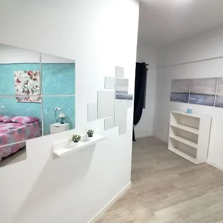 301, 2 Bedrooms, Near Playa De Americas & Free Wifi *