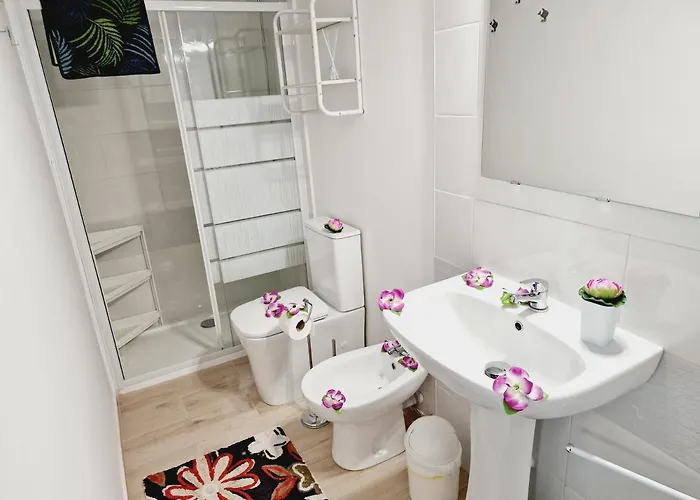 301, 2 Bedrooms, Near Playa De Americas & Free Wifi 플라야데라스아메리카스