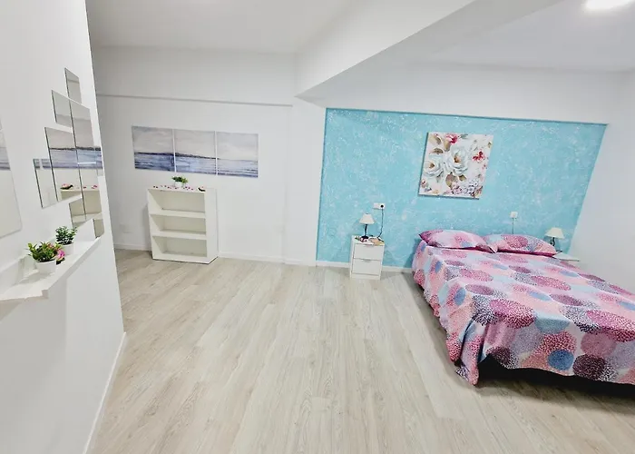 펜션 301, 2 Bedrooms, Near Playa De Americas & Free Wifi *